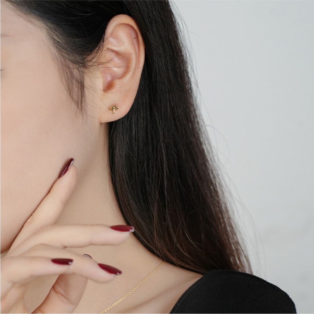 ✨HP✨ Gold Mushroom Dainty Minimalist Stud Post Earrings - Picture 3 of 5